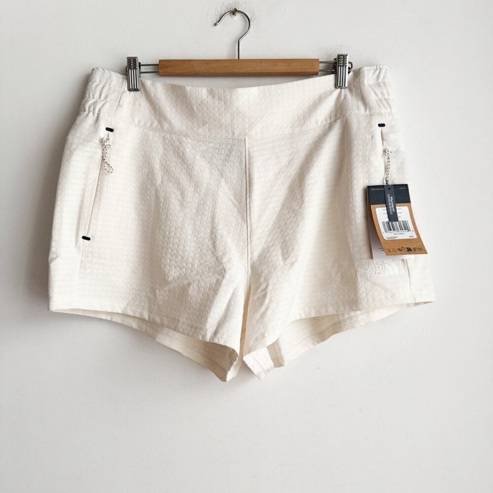 The North Face Tekware Grid White Waffle Textured Shorts XL - Picture 2 of 6